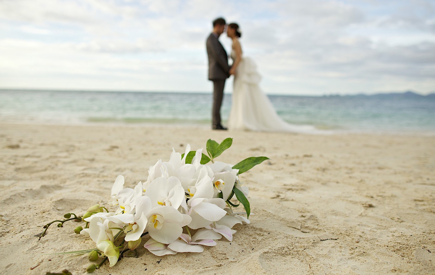 Thavorn_Wedding_Phuket_Romantic_Beachside